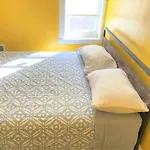 Retired Convenient Guest House In West Philadelphia