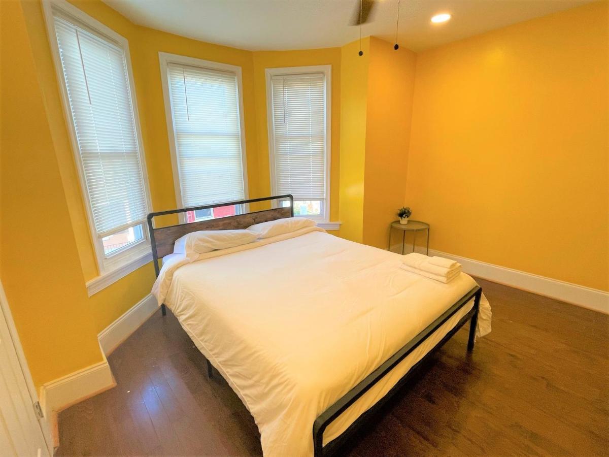 Retired Convenient In West * Filadelfia